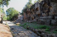 Via amerina e la necropoli nel cavo degli zucchi